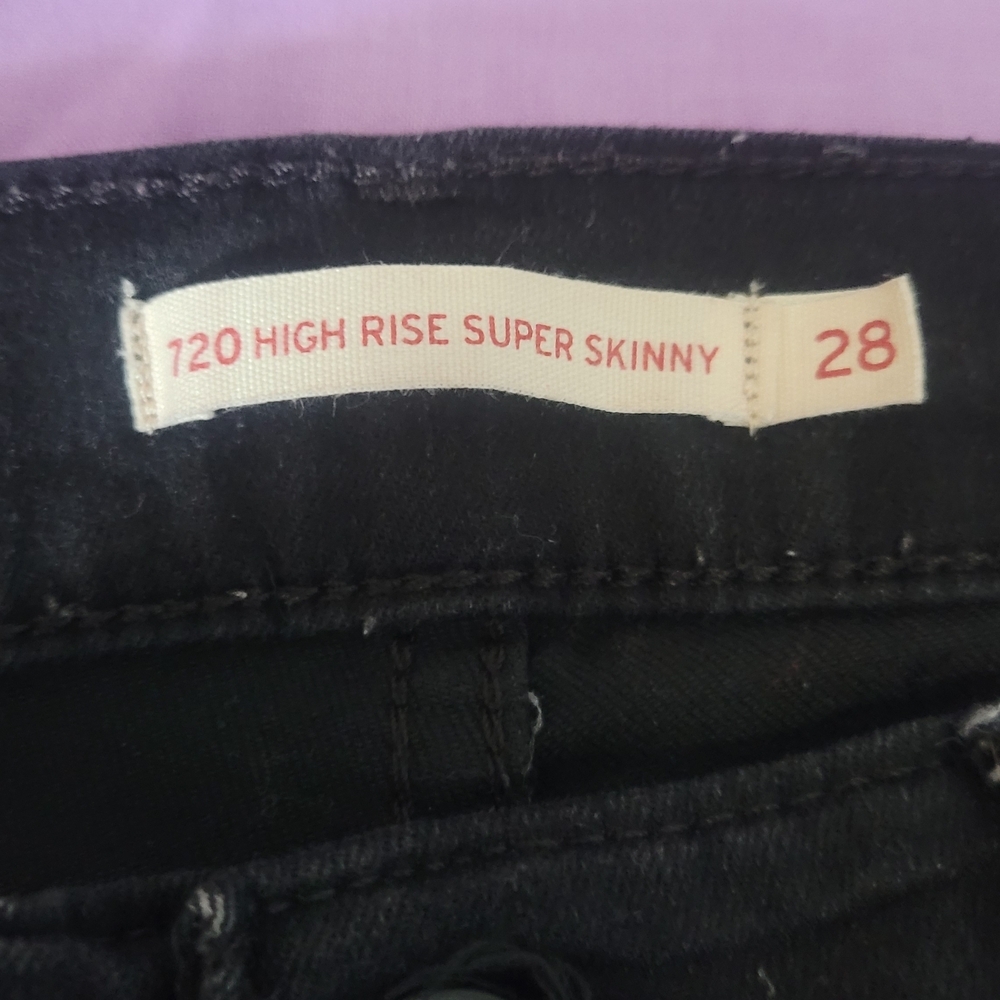 Levi's Women's High Rise Black Jeans - Picture 7 of 9